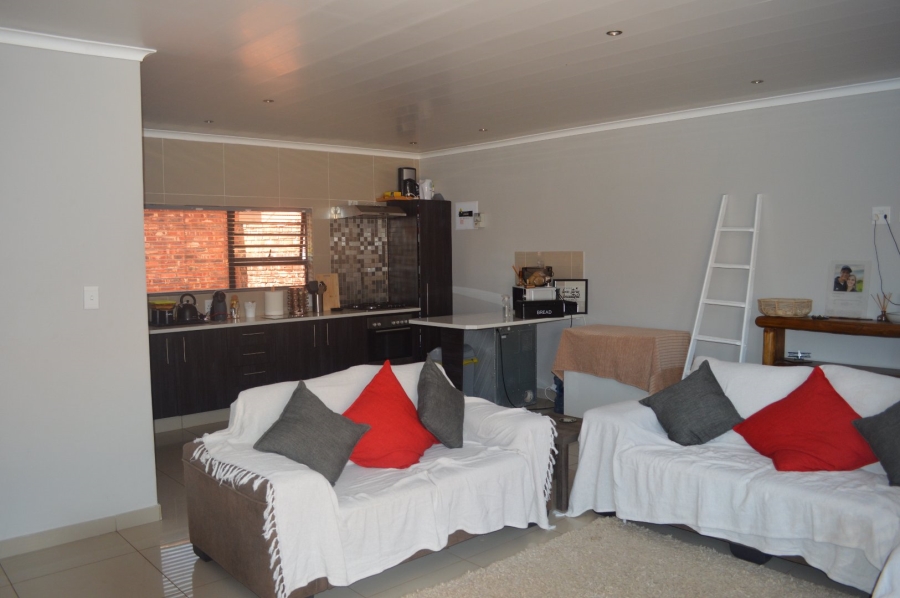 3 Bedroom Property for Sale in Flamwood North West